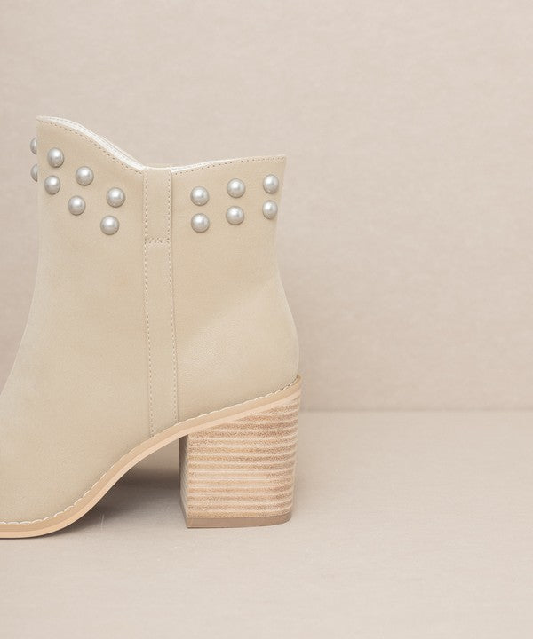 Oasis Society | Alofi - Studded Collar Booties